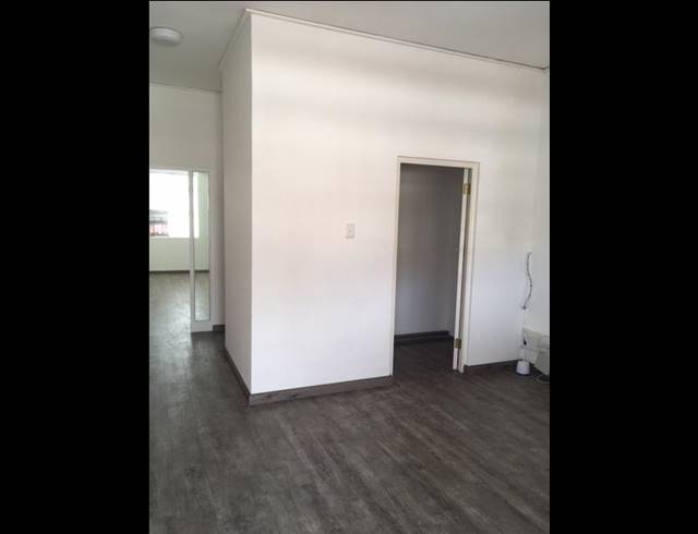 49M² OFFICE RENTED IN WESTLAKE
